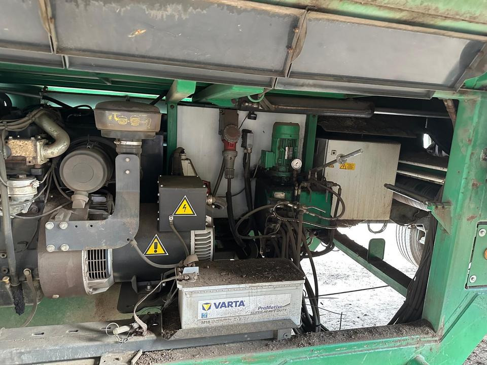 Siebmaschine Komptech Mustang E Hubrid Bj 2008 mit nur 6.550 BH - Screener: picture 3 Siebmaschine Komptech Mustang E Hubrid Bj 2008 mit nur 6.550 BH - Screener: picture 3
