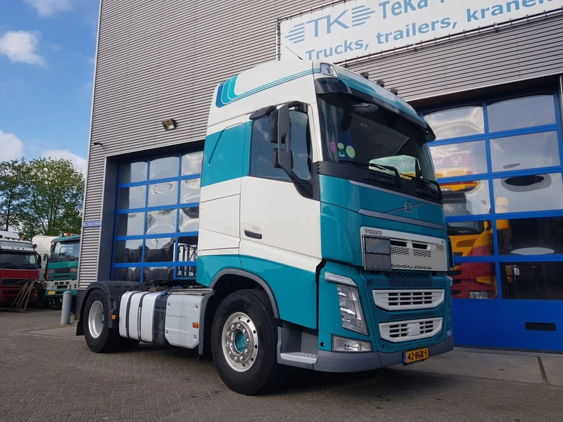 Volvo FH 420 ADR klasse EX/II, EX/III, FL en AT Double tank PTO - Tractor unit: picture 5 Volvo FH 420 ADR klasse EX/II, EX/III, FL en AT Double tank PTO - Tractor unit: picture 5