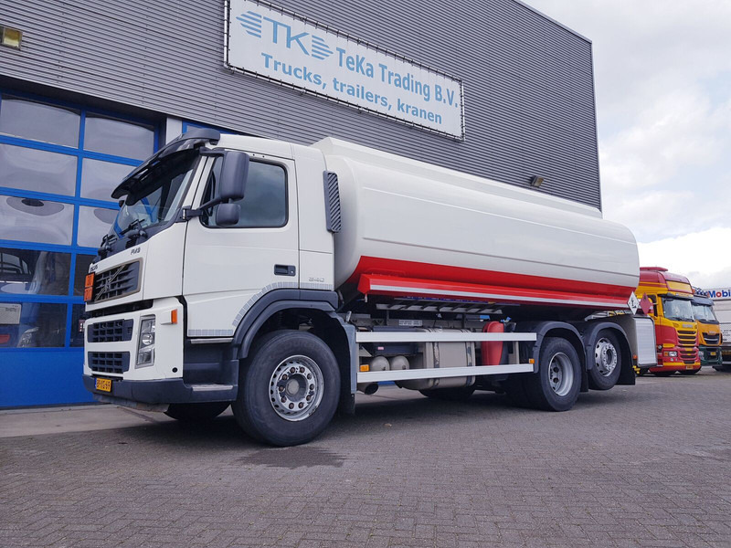 Volvo FM 9.340 Fuel 21.400 Liter 3 Compartments - Tank truck: picture 1 Volvo FM 9.340 Fuel 21.400 Liter 3 Compartments - Tank truck: picture 1