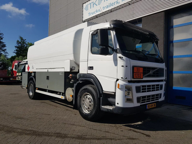 Volvo FM 9.340 Petrol, Diesel 17000 Ltr. 3 Compartementen - Tank truck: picture 5 Volvo FM 9.340 Petrol, Diesel 17000 Ltr. 3 Compartementen - Tank truck: picture 5