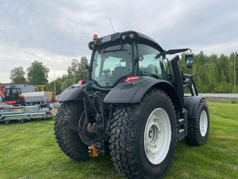 Valtra N154E Versu SmartTouch MR19 Valtra N154E Versu SmartTouch MR19 med frontlastare Quicke Q5M - Farm tractor: picture 5 Valtra N154E Versu SmartTouch MR19 Valtra N154E Versu SmartTouch MR19 med frontlastare Quicke Q5M - Farm tractor: picture 5