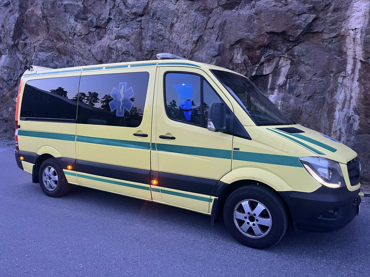 Mercedes-Benz Sprinter 316 - 2 stretcher - Ambulance: picture 1 Mercedes-Benz Sprinter 316 - 2 stretcher - Ambulance: picture 1