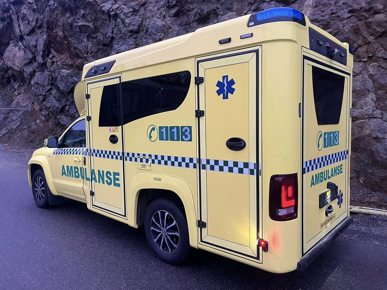 VOLKSWAGEN Amarok XL 4motion - AMBULANCE /Krankenwagen - Ambulance: picture 5 VOLKSWAGEN Amarok XL 4motion - AMBULANCE /Krankenwagen - Ambulance: picture 5