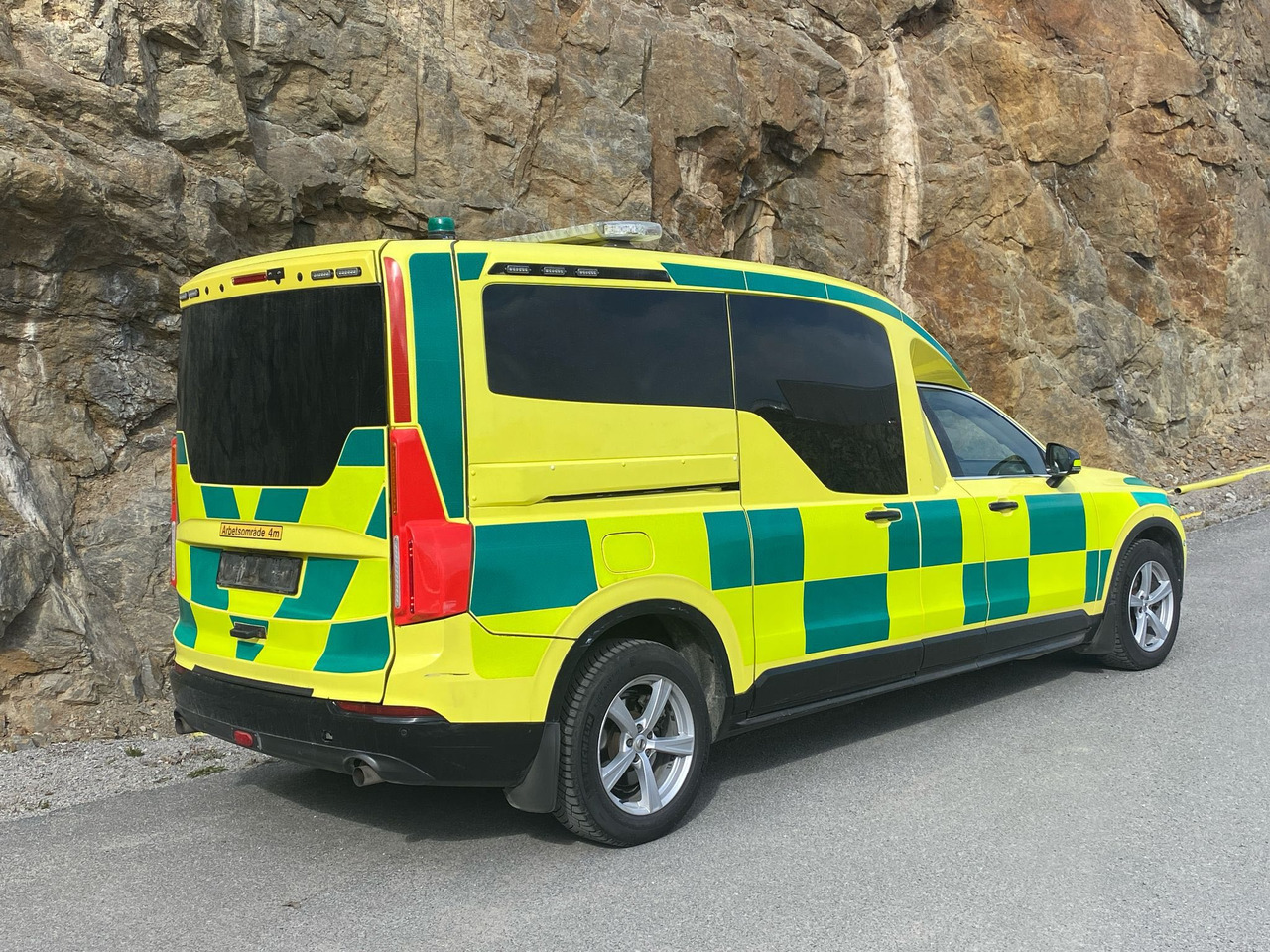 Volvo Nilsson XC90 D5 AWD - Ambulance / Krankenwagen / Швидка допомога - Ambulance: picture 3 Volvo Nilsson XC90 D5 AWD - Ambulance / Krankenwagen / Швидка допомога - Ambulance: picture 3