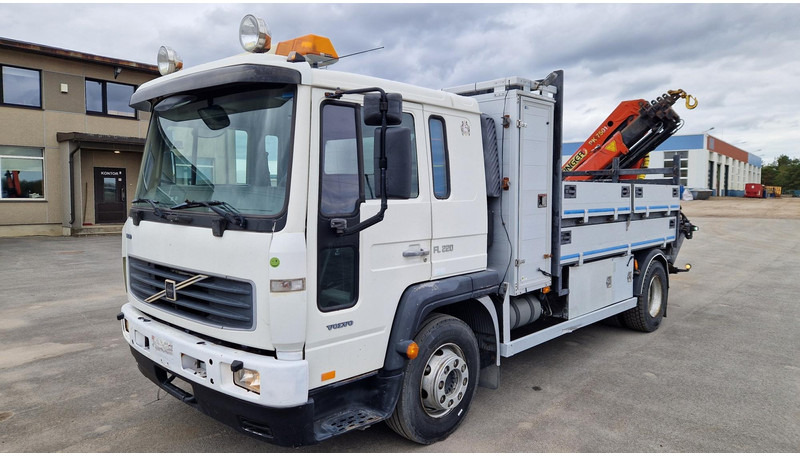 Volvo FL220 4X2 Palfinger PK7501 - Dropside/ Flatbed truck: picture 4 Volvo FL220 4X2 Palfinger PK7501 - Dropside/ Flatbed truck: picture 4