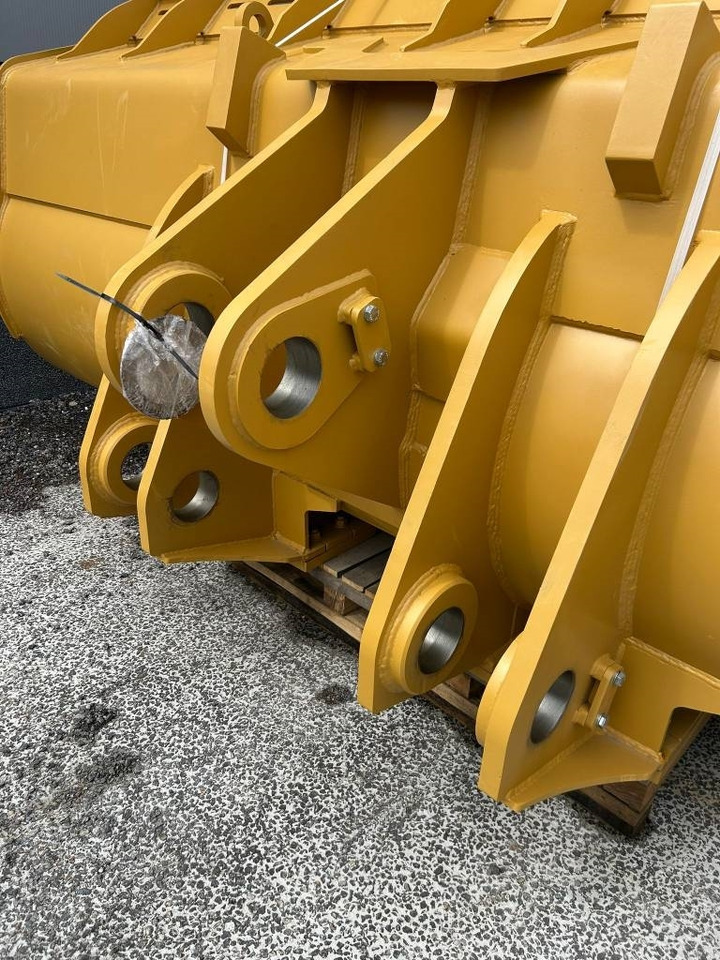 CAT 988 K Rock Bucket - Bucket for Construction machinery: picture 4 CAT 988 K Rock Bucket - Bucket for Construction machinery: picture 4