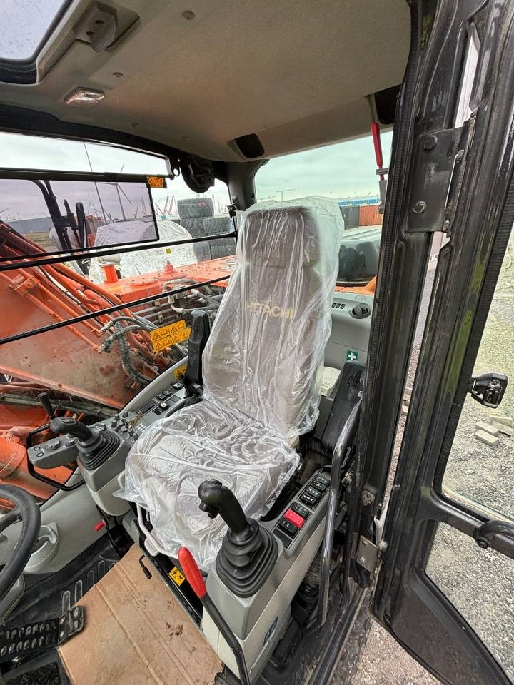 Leasing of Hitachi ZX 140 W-5B  Hitachi ZX 140 W-5B: picture 10 Leasing of Hitachi ZX 140 W-5B  Hitachi ZX 140 W-5B: picture 10