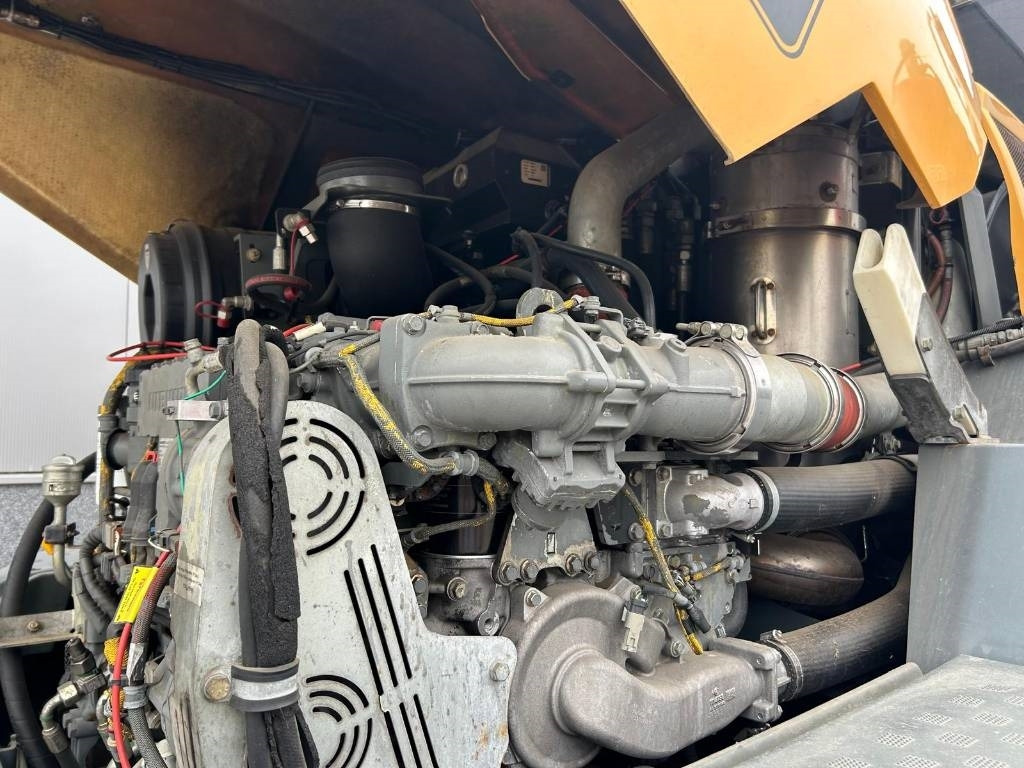 Leasing of Liebherr L 550 (Comes with High-tip - Mit Hochkipper) Liebherr L 550 (Comes with High-tip - Mit Hochkipper): picture 23 Leasing of Liebherr L 550 (Comes with High-tip - Mit Hochkipper) Liebherr L 550 (Comes with High-tip - Mit Hochkipper): picture 23