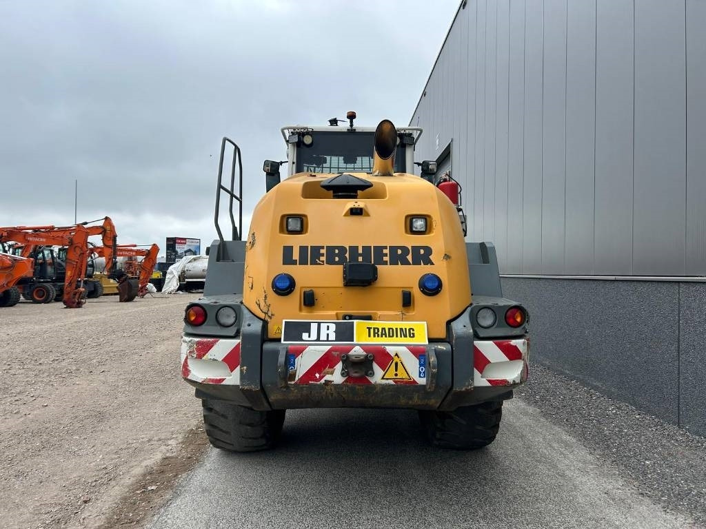 Liebherr L 550 (Comes with High-tip - Mit Hochkipper)  - Wheel loader: picture 4 Liebherr L 550 (Comes with High-tip - Mit Hochkipper)  - Wheel loader: picture 4