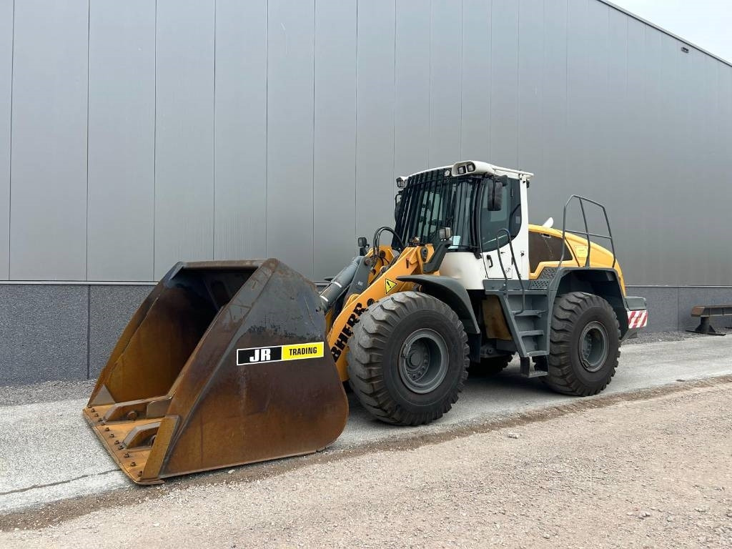 Liebherr L 550 (Comes with High-tip - Mit Hochkipper)  - Wheel loader: picture 2 Liebherr L 550 (Comes with High-tip - Mit Hochkipper)  - Wheel loader: picture 2