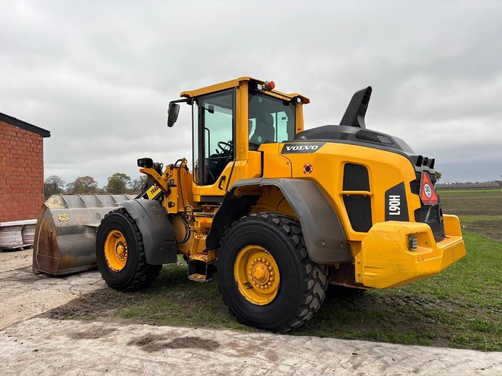 Volvo L 90 H (On Transport)  - Wheel loader: picture 3 Volvo L 90 H (On Transport)  - Wheel loader: picture 3