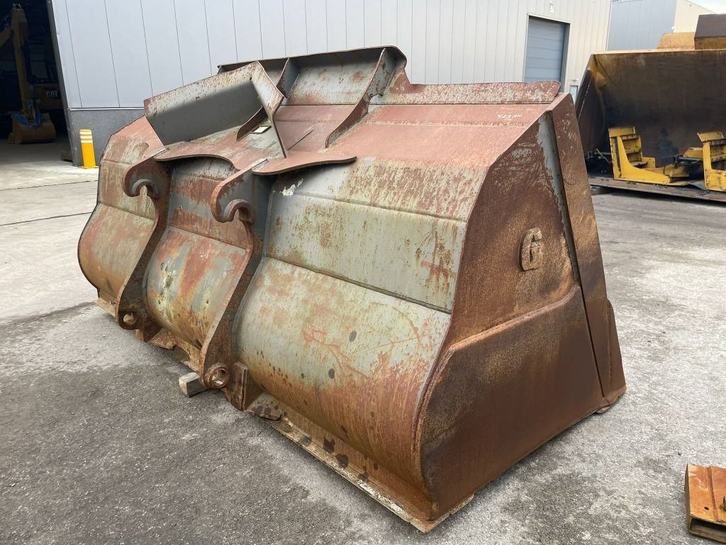 Volvo L250H L260H coupler + GP bucket - Bucket for Construction machinery: picture 4 Volvo L250H L260H coupler + GP bucket - Bucket for Construction machinery: picture 4
