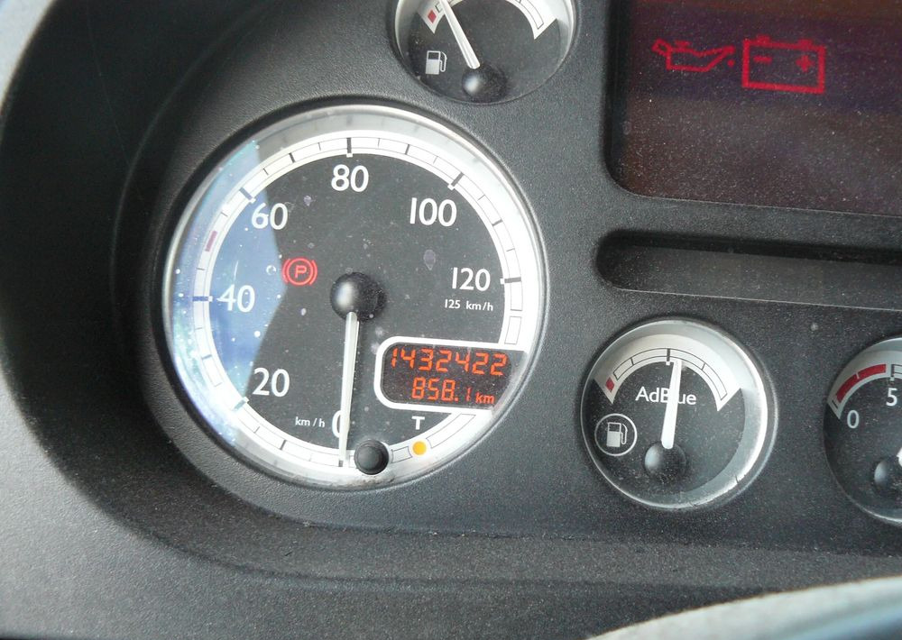 Tractor unit DAF XF105 460: picture 6
