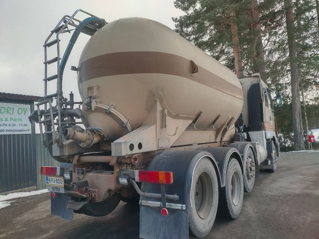 Sisu E14 8x2 kippipainepytty+kompura - Tank truck: picture 5 Sisu E14 8x2 kippipainepytty+kompura - Tank truck: picture 5