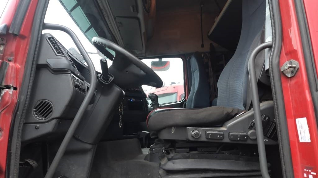 Volvo FH480 6x2 takateli veturi, hydrauliikka,manuaali - Tractor unit: picture 5 Volvo FH480 6x2 takateli veturi, hydrauliikka,manuaali - Tractor unit: picture 5