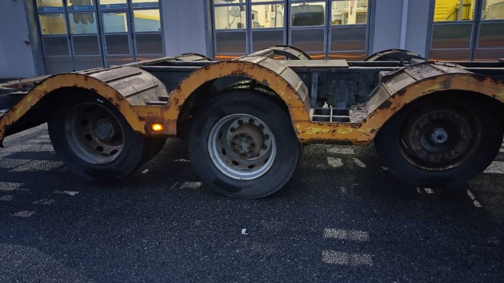 Volvo F16 8x2 metsäkone ritilä, rautajouset,hydr.perä - Timber truck: picture 3 Volvo F16 8x2 metsäkone ritilä, rautajouset,hydr.perä - Timber truck: picture 3