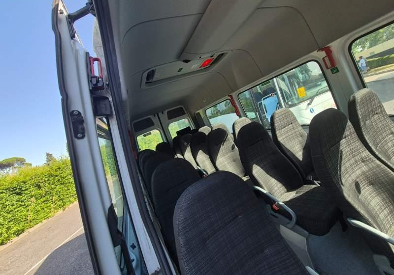 Mercedes-Benz SPRINTER 45 TRANSFER / 23 MIEJSCA/ KLIMA - Minibus, Passenger van: picture 4 Mercedes-Benz SPRINTER 45 TRANSFER / 23 MIEJSCA/ KLIMA - Minibus, Passenger van: picture 4