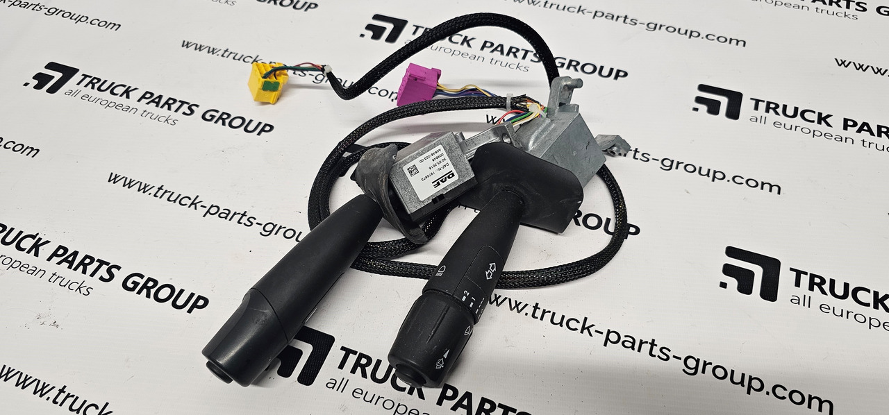 DAF DAF XF, CF, 106 XF, EURO6 emission Gear lever, control arm, Engine Brake Switch, Steering column switch 1975673, 004648, 010728, A064802301, A064802300, 48593, 2122030, 1892960, 1892962, 1892963, 1615 - ECU: picture 1 DAF DAF XF, CF, 106 XF, EURO6 emission Gear lever, control arm, Engine Brake Switch, Steering column switch 1975673, 004648, 010728, A064802301, A064802300, 48593, 2122030, 1892960, 1892962, 1892963, 1615 - ECU: picture 1