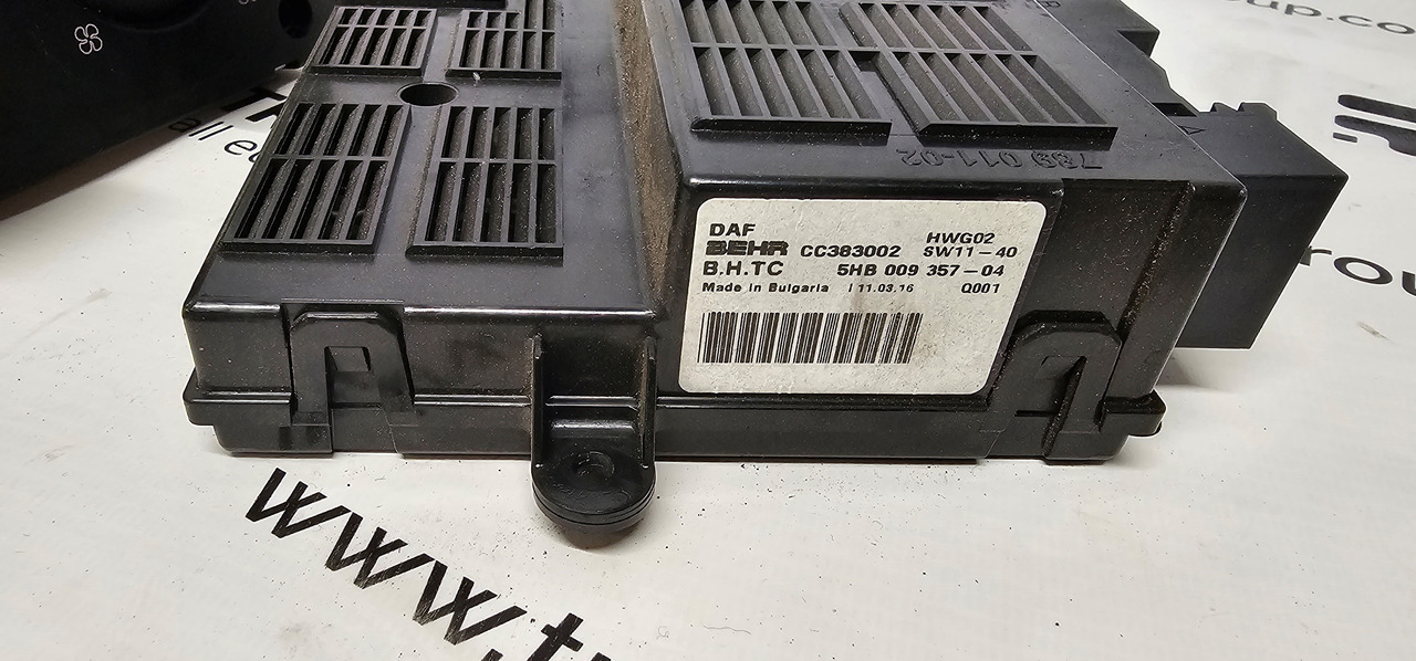 DAF DAF XF, CF XF106 EURO6 emission AC control, climate control set, cab climate set 78901102, 789.001-02, 009357-04, cc383002, SW11-40, HWG02, 1935428, 9001180, 2324192, 2302624 - ECU: picture 2 DAF DAF XF, CF XF106 EURO6 emission AC control, climate control set, cab climate set 78901102, 789.001-02, 009357-04, cc383002, SW11-40, HWG02, 1935428, 9001180, 2324192, 2302624 - ECU: picture 2