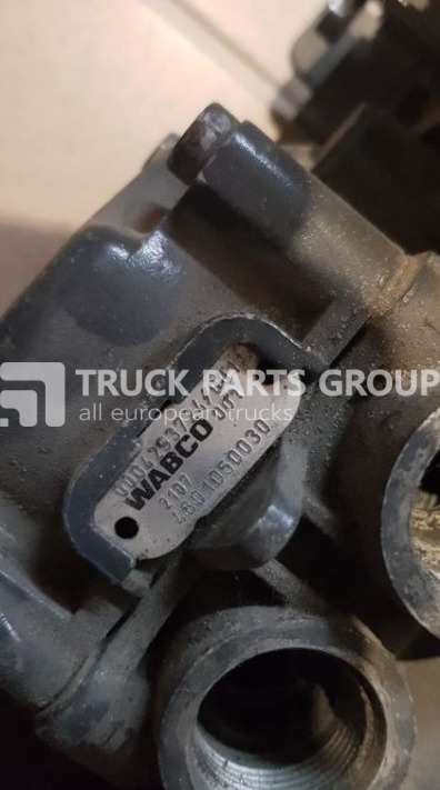 MERCEDES-BENZ Actros Axor MP2, MP3, EURO3, EURO5, axle gear modulator, rear ax crane - Brake valve for Truck: picture 2 MERCEDES-BENZ Actros Axor MP2, MP3, EURO3, EURO5, axle gear modulator, rear ax crane - Brake valve for Truck: picture 2