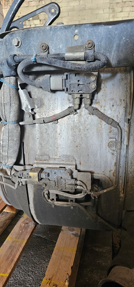 DAF DAF 106XF, CF EURO6 emission catalyst, catalysator, silencer, exhaust system, 1903901, 2232836, 2232836RN, 2398002, 2335669, 2327462, 1933421, 1947131, 1924181, 1994846, 2044453, 2134913, 1959692, 194 - Spare parts: picture 4 DAF DAF 106XF, CF EURO6 emission catalyst, catalysator, silencer, exhaust system, 1903901, 2232836, 2232836RN, 2398002, 2335669, 2327462, 1933421, 1947131, 1924181, 1994846, 2044453, 2134913, 1959692, 194 - Spare parts: picture 4