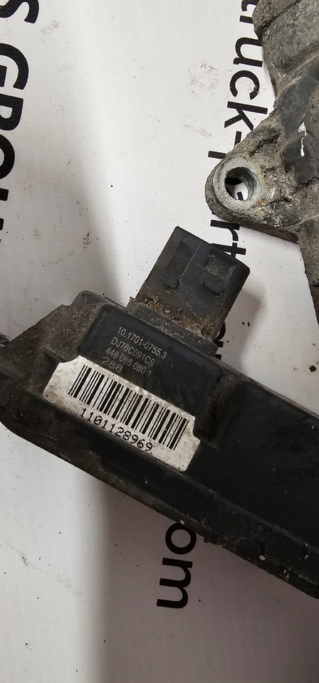 DAF DAF XF, CF, 106XF EURO6 emission various pneumatic valves units 4721726260, 4480650801, DJ76C091C9, K105481, 4342080300, 1330025, 41026587, 5010347978, 1738496, 1315509, 1197581, 41197581, 1980680, 23 - Spare parts: picture 4 DAF DAF XF, CF, 106XF EURO6 emission various pneumatic valves units 4721726260, 4480650801, DJ76C091C9, K105481, 4342080300, 1330025, 41026587, 5010347978, 1738496, 1315509, 1197581, 41197581, 1980680, 23 - Spare parts: picture 4