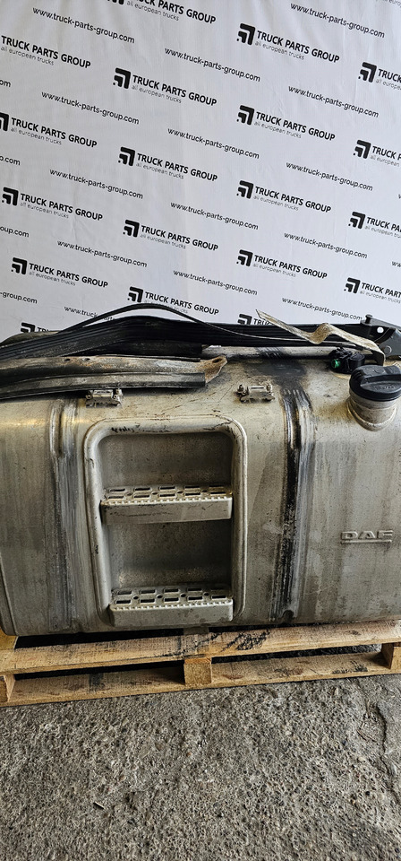 DAF DAF XF106, EURO6 fuel tank, 490L, fuel system supply, fuel tank in complete with brackets + fuel dosser pump 1997365, 1785832, 2453296406, 19944804, 1719998, 1944801, 1708156, 1681824, 1718095, 170764 - Spare parts for Truck: picture 3 DAF DAF XF106, EURO6 fuel tank, 490L, fuel system supply, fuel tank in complete with brackets + fuel dosser pump 1997365, 1785832, 2453296406, 19944804, 1719998, 1944801, 1708156, 1681824, 1718095, 170764 - Spare parts for Truck: picture 3