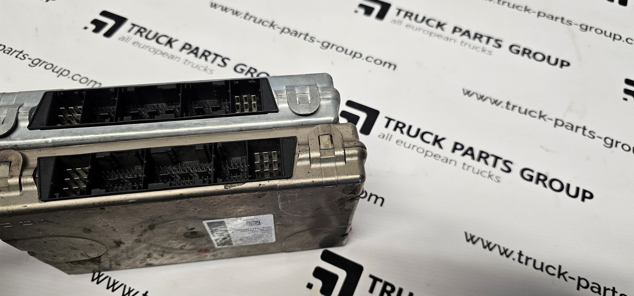 DAF DAF XF106, XF105, EURO5, EURO6 VIC3 unit, VIC3-L control unit 1799293, 1879016, 1799293, 1907429, 1778409, 1879015, 1879015, 2206310, 2141304, 2025292, 298961, 2206311, 2141289, 2139671, 2206308, 213 - Spare parts for Truck: picture 4 DAF DAF XF106, XF105, EURO5, EURO6 VIC3 unit, VIC3-L control unit 1799293, 1879016, 1799293, 1907429, 1778409, 1879015, 1879015, 2206310, 2141304, 2025292, 298961, 2206311, 2141289, 2139671, 2206308, 213 - Spare parts for Truck: picture 4