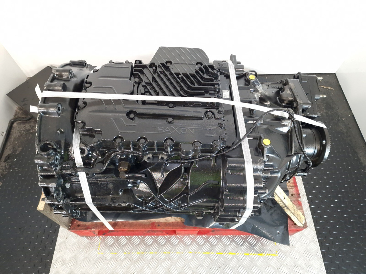 MAN MAN, DAF, IVECO EURO6 traxon gerabox, 12 TX 2210 TD 1372001036, 12 TX 2826TO HYDRODRIVE, 2021008, 2189380, Z021008R , Z189380R, 2268906 - Spare parts for Truck: picture 1 MAN MAN, DAF, IVECO EURO6 traxon gerabox, 12 TX 2210 TD 1372001036, 12 TX 2826TO HYDRODRIVE, 2021008, 2189380, Z021008R , Z189380R, 2268906 - Spare parts for Truck: picture 1