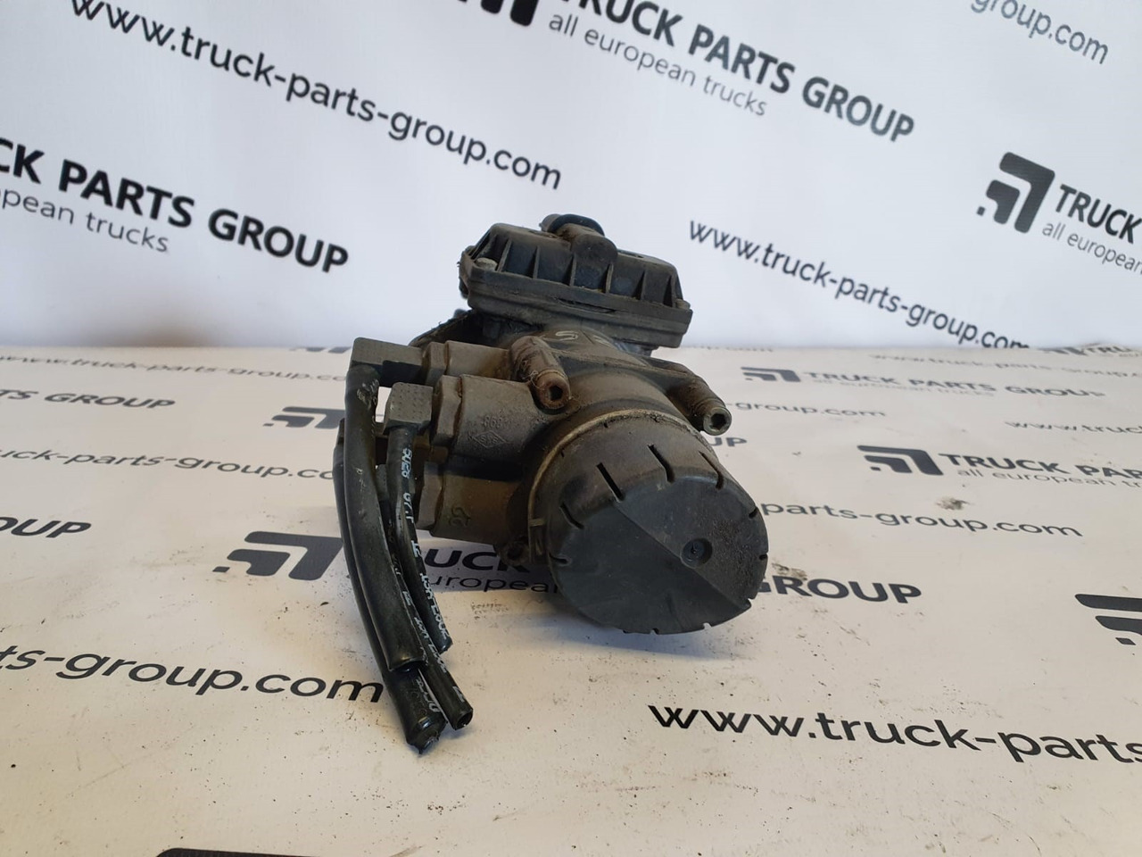 MAN MAN TGX / TGS EURO6 emission brake EBS control valve under pedal K039569, 81521306298, 81521306275, 81521306276 - Spare parts for Truck: picture 1 MAN MAN TGX / TGS EURO6 emission brake EBS control valve under pedal K039569, 81521306298, 81521306275, 81521306276 - Spare parts for Truck: picture 1