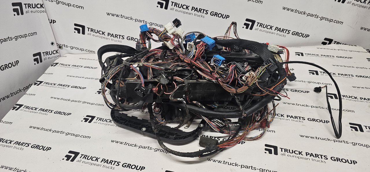 Mercedes-Benz Mercedes-Benz Actros MP4 cab cables set, wiring harness electric installation units, connectors units 0066501343, 0005466401, 9905403900, 0005461501, 0005461401, 9905460000, 0388207804, 9615400413, - Spare parts: picture 1 Mercedes-Benz Mercedes-Benz Actros MP4 cab cables set, wiring harness electric installation units, connectors units 0066501343, 0005466401, 9905403900, 0005461501, 0005461401, 9905460000, 0388207804, 9615400413, - Spare parts: picture 1