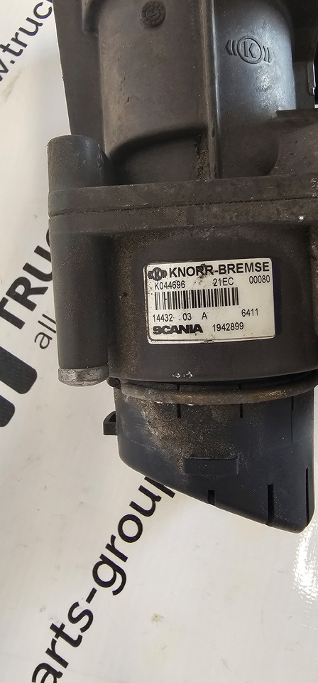 SCANIA SCANIA T, P, G, R, L, S series EURO6 emission foot brake valve modul modulator 1942899, Ko44696, 1442938, 1793024, 1867518, 1942899, 1793034, 1793024 - Spare parts: picture 2 SCANIA SCANIA T, P, G, R, L, S series EURO6 emission foot brake valve modul modulator 1942899, Ko44696, 1442938, 1793024, 1867518, 1942899, 1793034, 1793024 - Spare parts: picture 2