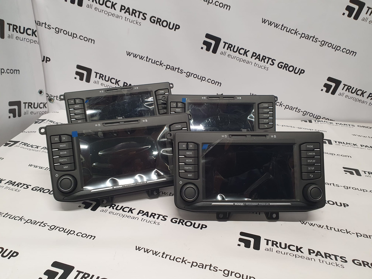SCANIA Scania T, P, G, R, L series EURO6, EURO 6 emission standard series multimedia navigation system HU scania AUS4 STD DAB, NAVI system, Harman / Becker 2594720, 2735760, 2635711, 2783088, infotainment sy - Spare parts for Truck: picture 1 SCANIA Scania T, P, G, R, L series EURO6, EURO 6 emission standard series multimedia navigation system HU scania AUS4 STD DAB, NAVI system, Harman / Becker 2594720, 2735760, 2635711, 2783088, infotainment sy - Spare parts for Truck: picture 1