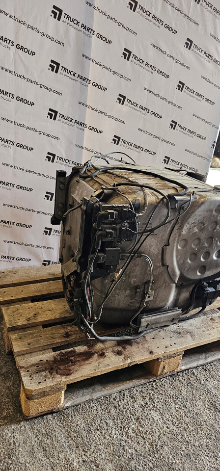 Scania SCANIA T, P, G, R, L, S series EURO6 emission exhaust, catalyst, compact silencer, oxidation catalytic converter, particulate filter 2164453, 2158333, 2015096, 2139676, 2107951, 2483455, 2248584, 2203 - Spare parts: picture 4 Scania SCANIA T, P, G, R, L, S series EURO6 emission exhaust, catalyst, compact silencer, oxidation catalytic converter, particulate filter 2164453, 2158333, 2015096, 2139676, 2107951, 2483455, 2248584, 2203 - Spare parts: picture 4
