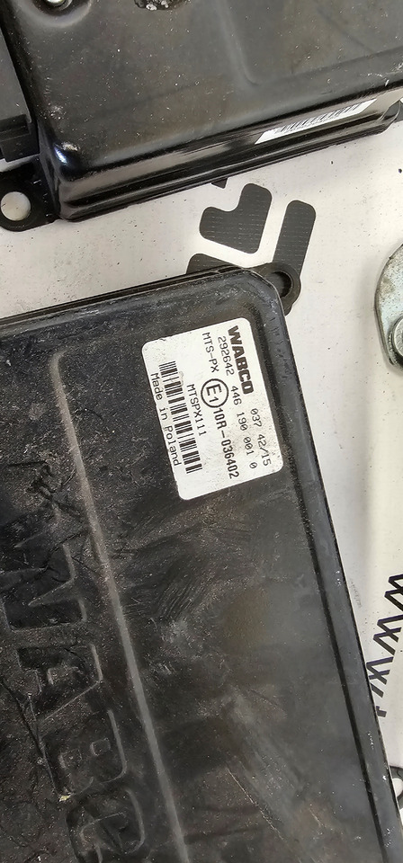 Scania VOLVO, SCANIA electronics ECU control unit BUS, MTS PX unit, I/O-B unit 25954823, 21970991, 21306173, 489555, 0504004109, 204855, 4461900010, 292642, 299110, 70395975, 3071490, 70395988, 3654469, 204 - Spare parts: picture 4 Scania VOLVO, SCANIA electronics ECU control unit BUS, MTS PX unit, I/O-B unit 25954823, 21970991, 21306173, 489555, 0504004109, 204855, 4461900010, 292642, 299110, 70395975, 3071490, 70395988, 3654469, 204 - Spare parts: picture 4