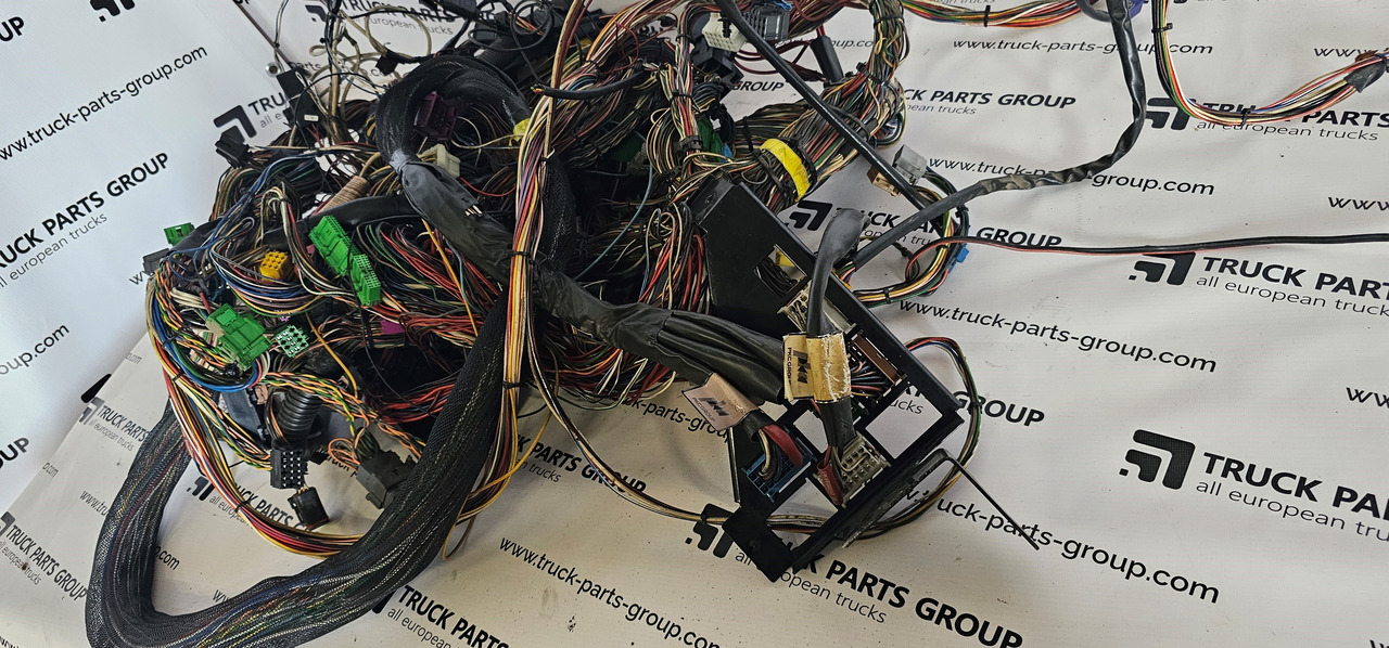VOLVO VOLVO FH12, D12D, EURO3 cable harness with connectors inside cab, full set, wiring set electric support 665236 - Spare parts for Truck: picture 4 VOLVO VOLVO FH12, D12D, EURO3 cable harness with connectors inside cab, full set, wiring set electric support 665236 - Spare parts for Truck: picture 4