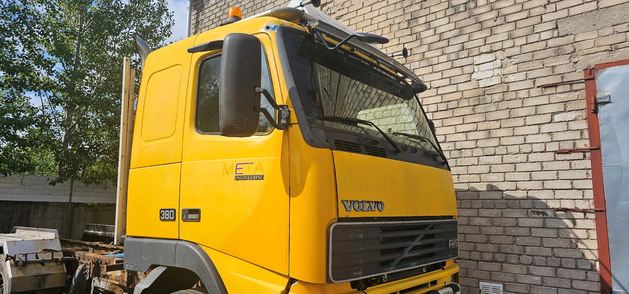 VOLVO VOLVO FH12 EURO2 cab, cabin, MANUAL lorry. - Spare parts: picture 1 VOLVO VOLVO FH12 EURO2 cab, cabin, MANUAL lorry. - Spare parts: picture 1