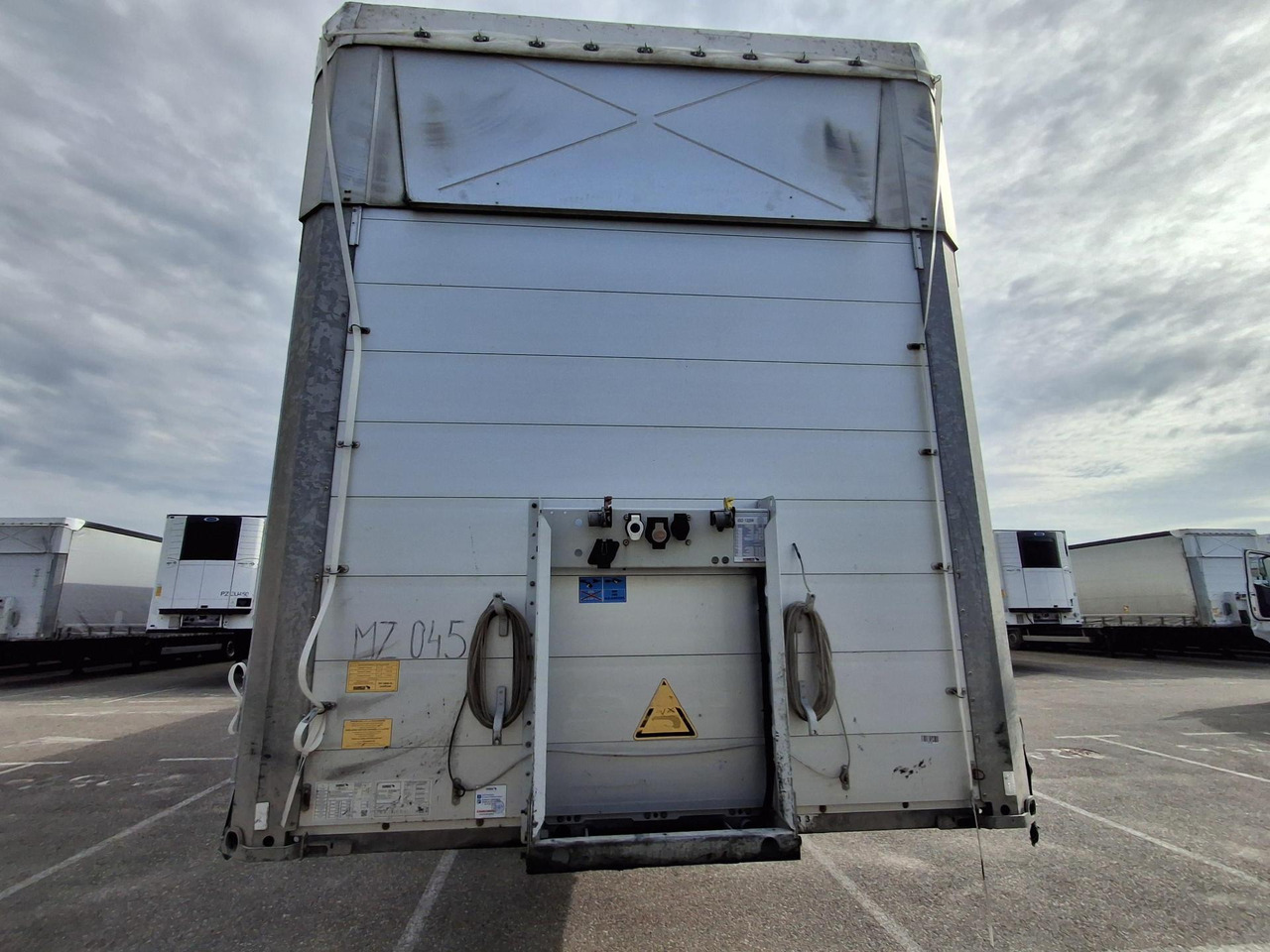 2019 Schmitz Cargobull SCS24/L Varios - Curtainsider semi-trailer: picture 1 2019 Schmitz Cargobull SCS24/L Varios - Curtainsider semi-trailer: picture 1