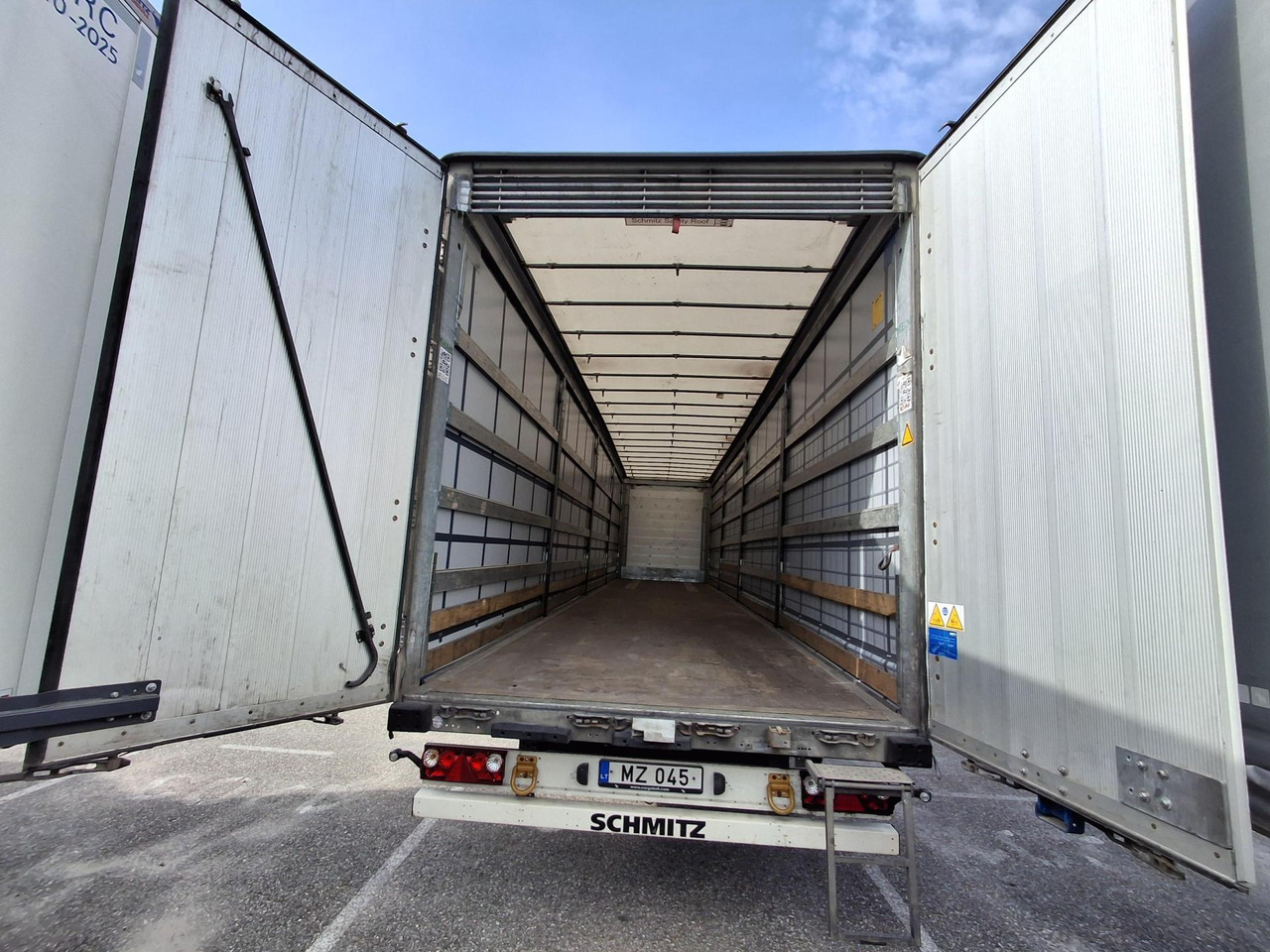 2019 Schmitz Cargobull SCS24/L Varios - Curtainsider semi-trailer: picture 3 2019 Schmitz Cargobull SCS24/L Varios - Curtainsider semi-trailer: picture 3