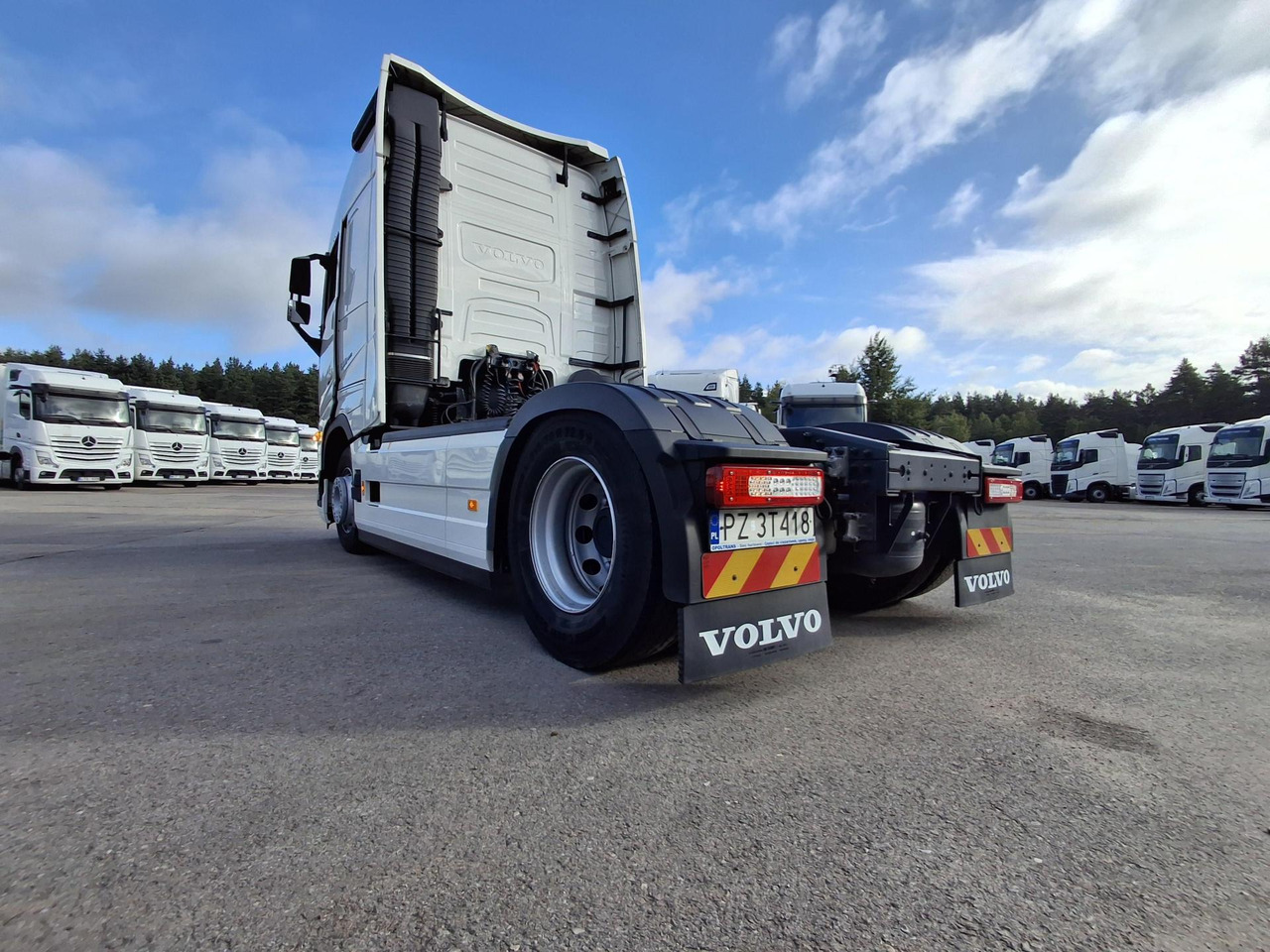2023 Volvo FH 500 Globetrotter XL Side Skirts - Other machinery: picture 2 2023 Volvo FH 500 Globetrotter XL Side Skirts - Other machinery: picture 2