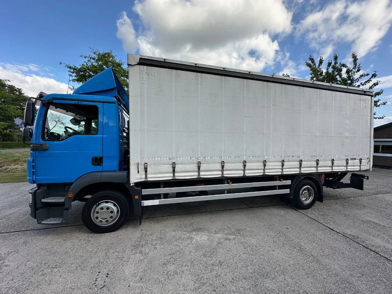 MAN TGM 12.250 / NL TRUCK / EURO 5 / SLIDING ROOF / BOX + TAILLIFT / FULL AIR / NAVI - Box truck: picture 4 MAN TGM 12.250 / NL TRUCK / EURO 5 / SLIDING ROOF / BOX + TAILLIFT / FULL AIR / NAVI - Box truck: picture 4