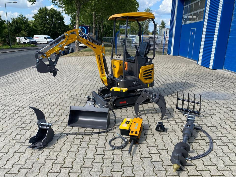 Minibagger BK1250JSR inkl. großem Zubehörpaket *INKL.19% MWST*BERGER KRAUS*KUBOTA* VERSTELLFAHRWERK*SOFORT!* - Mini excavator: picture 1 Minibagger BK1250JSR inkl. großem Zubehörpaket *INKL.19% MWST*BERGER KRAUS*KUBOTA* VERSTELLFAHRWERK*SOFORT!* - Mini excavator: picture 1