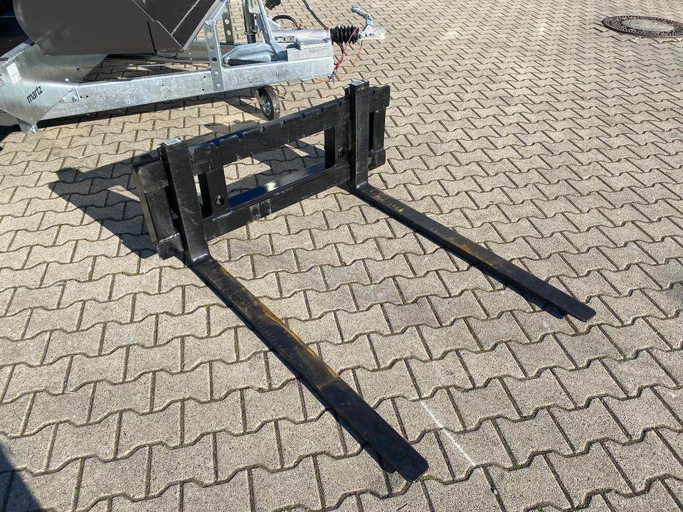 Radlader/Hoflader BK810 inkl. Tieflader und Gabel/Schaufelpaket *INKL.19% MWST*BERGER KRAUS* KUBOTA*EURO*CE* - Compact loader: picture 2 Radlader/Hoflader BK810 inkl. Tieflader und Gabel/Schaufelpaket *INKL.19% MWST*BERGER KRAUS* KUBOTA*EURO*CE* - Compact loader: picture 2