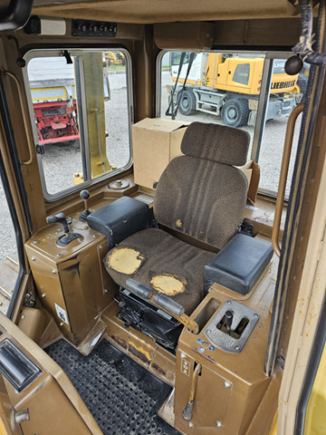 Bulldozer CATERPILLAR D4H: picture 10