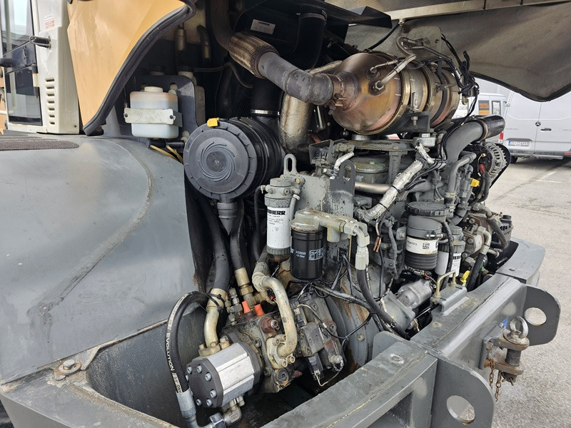 Wheel loader LIEBHERR L514: picture 18