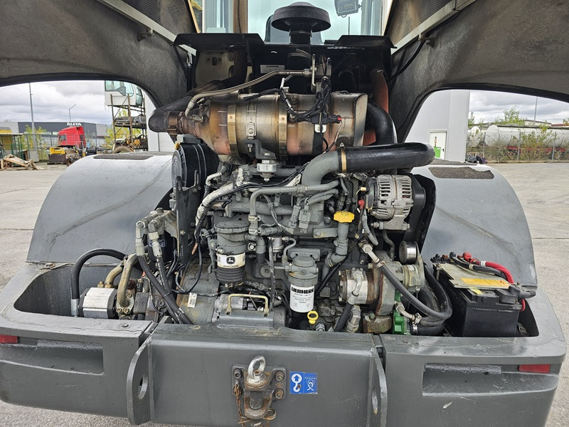 Wheel loader LIEBHERR L514: picture 17