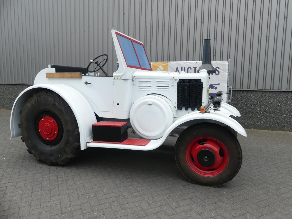 Lanz-Bulldog - Tow tractor: picture 1 Lanz-Bulldog - Tow tractor: picture 1