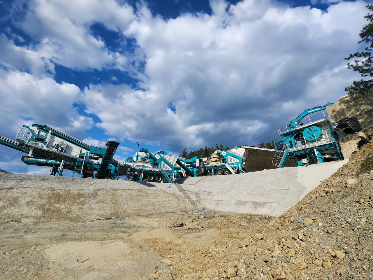 Constmach Mobile Impact Crushing Station With A Production Capacity Of 300 Tons - Mobile crusher: picture 3 Constmach Mobile Impact Crushing Station With A Production Capacity Of 300 Tons - Mobile crusher: picture 3