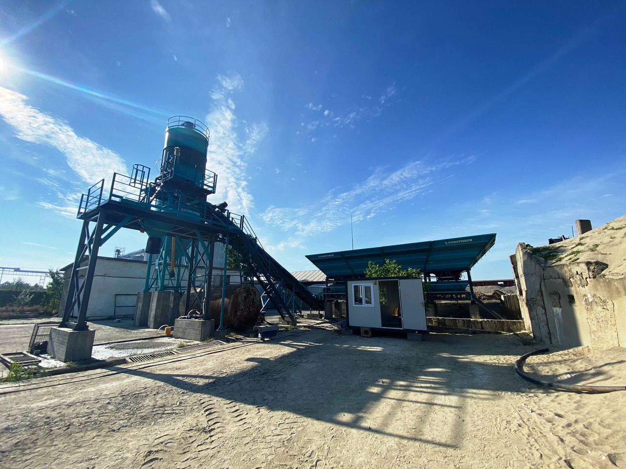 Constmach Stationary Concrete Batching Plant with a Capacity of 30 m³/h - Concrete plant: picture 1 Constmach Stationary Concrete Batching Plant with a Capacity of 30 m³/h - Concrete plant: picture 1