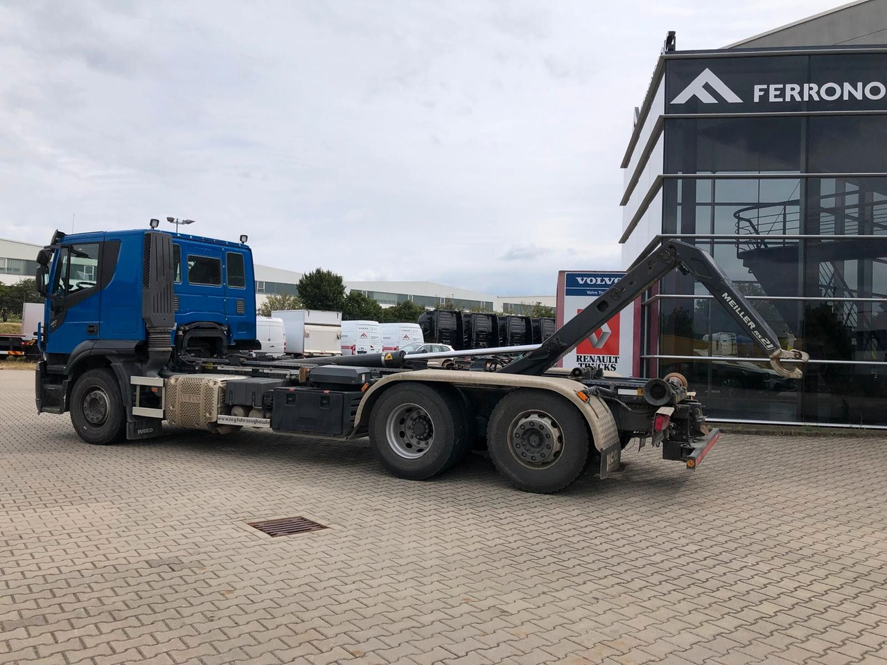 Iveco X-Way 480 Intarder*AHK*Lenk/LiftAchse*Meiller - Hook lift truck: picture 3 Iveco X-Way 480 Intarder*AHK*Lenk/LiftAchse*Meiller - Hook lift truck: picture 3